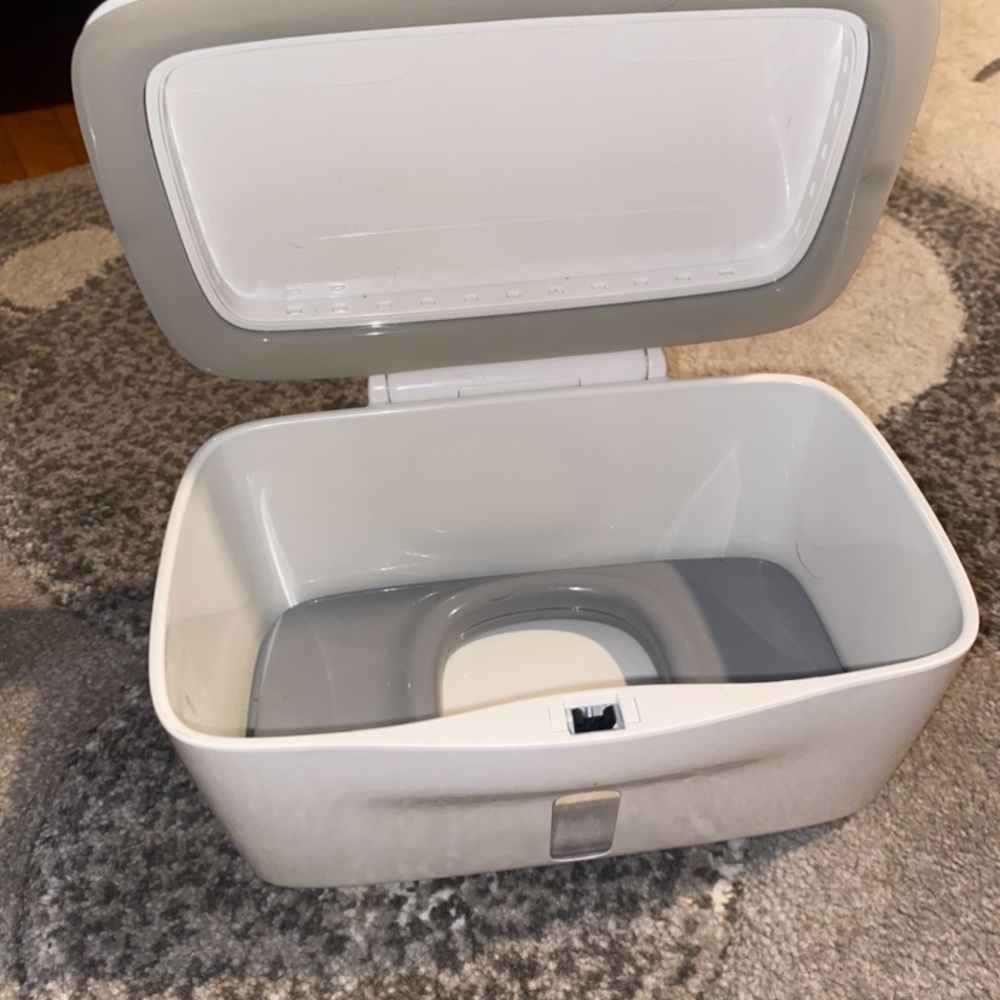 Oxo Tot wipe container